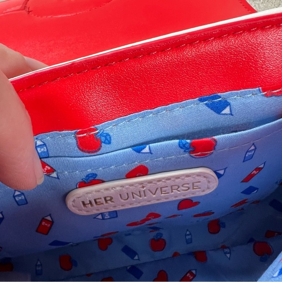 Hello Kitty Her Universe Purse Red Bow Gold Chain Apple‎ Pencil Interior - Picture 6 of 15